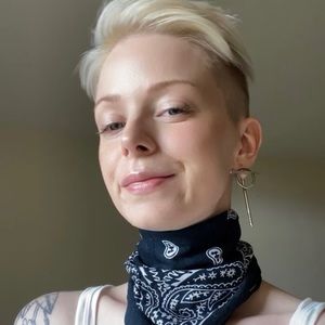 Meet your Posher, Canese